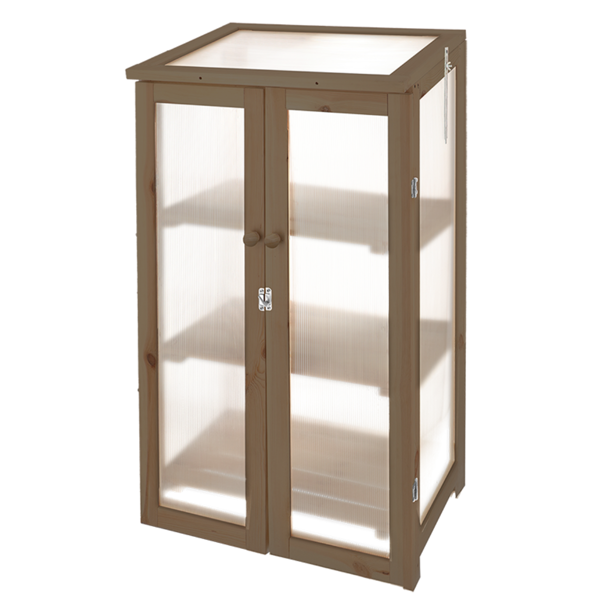 Een houten mini-serre met twee deuren en glazen panelen, met planken binnenin om planten op te zetten.