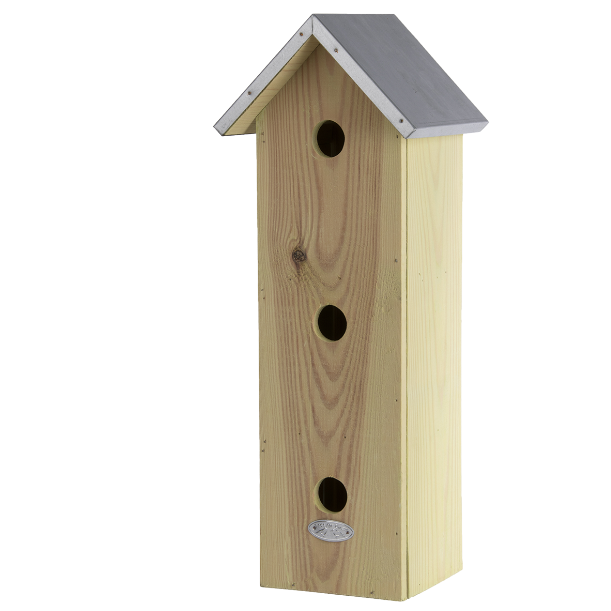 Een verticale, houten mussenflat met drie invliegopeningen en een schuin aflopend zinken dak.