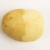 Pootaardappel Acoustic BIO 1kg | Middelvroeg & Resistent | Online-tuincentrum.be Een enkele, lichtgele Acoustic pootaardappel, klaar om geplant te worden voor een duurzame en smakelijke oogst.
