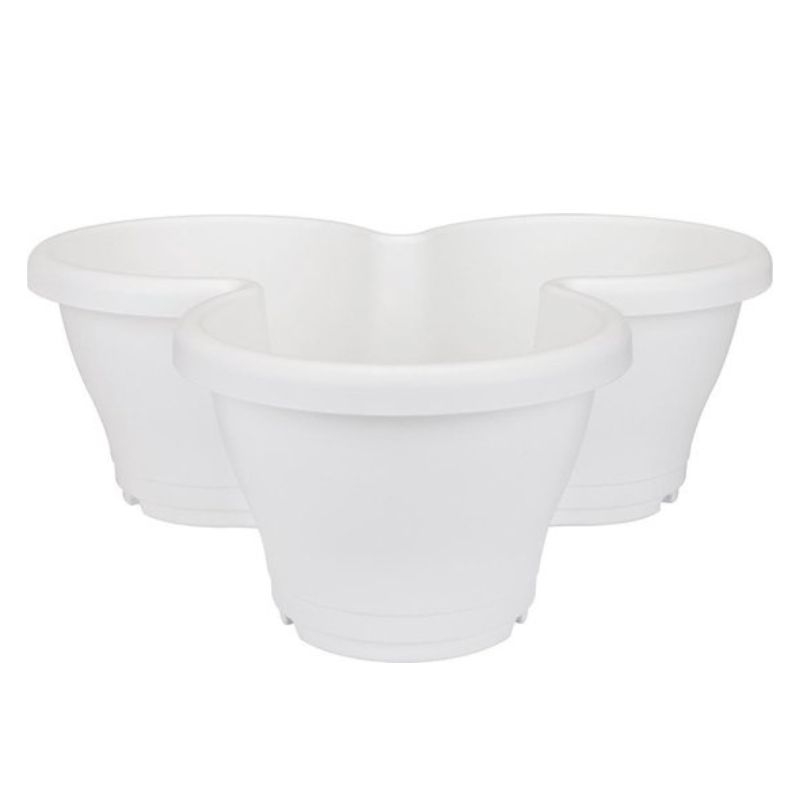 Een compacte, witte bloempot met drie vakken, perfect voor verticaal tuinieren op balkons en terrassen.