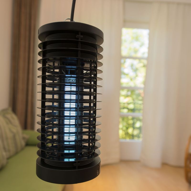 Insectenlamp tegen vliegen en insecten