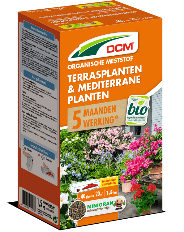 Een oranje zak DCM organische meststof voor terrasplanten en mediterrane planten, met afbeeldingen van bloeiende planten.